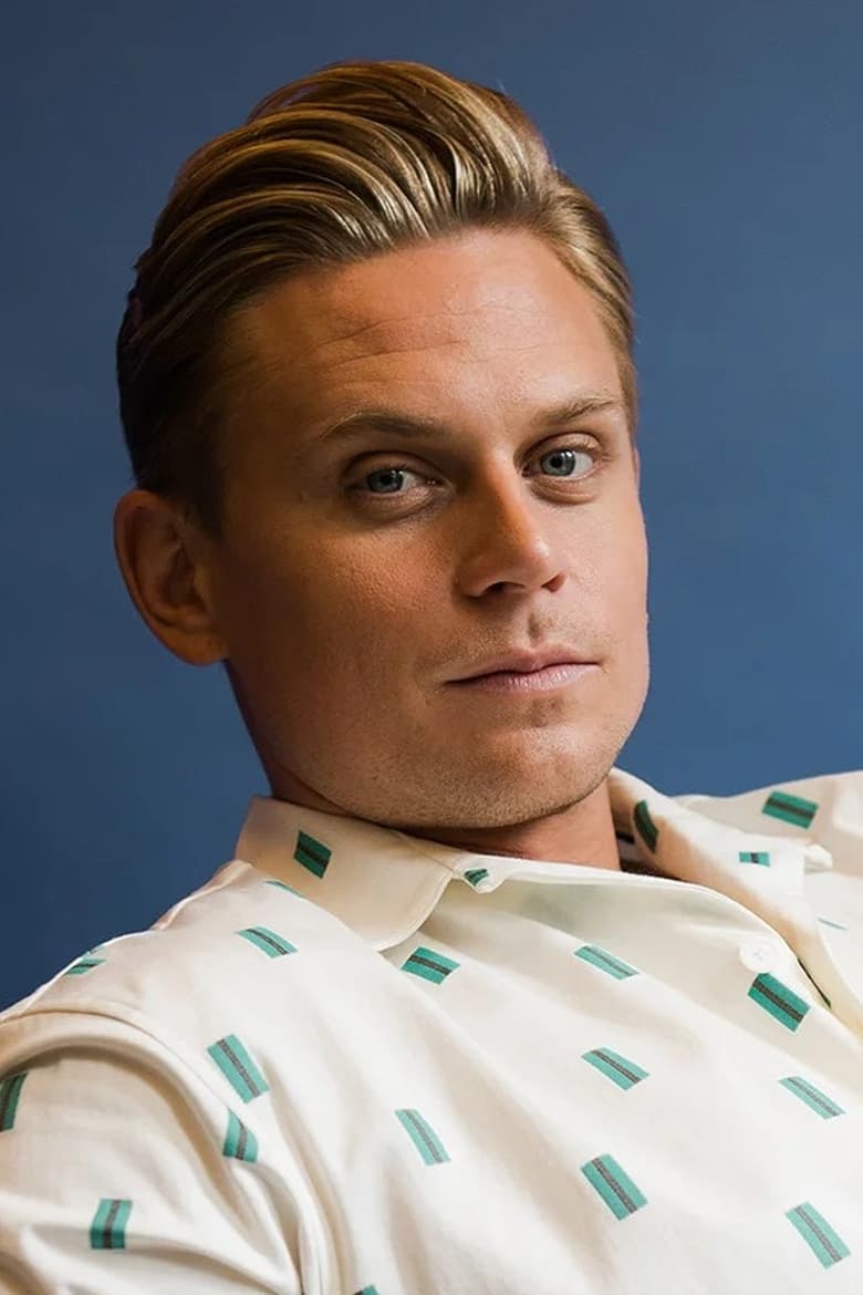 Portrait of Billy Magnussen