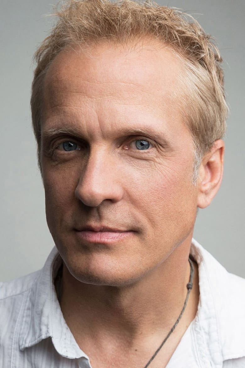 Portrait of Patrick Fabian