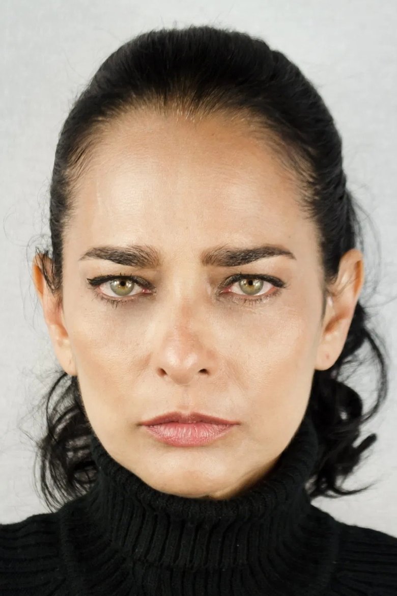 Portrait of Jacqueline Arenal