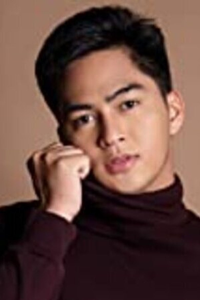 Portrait of Evan Arellano