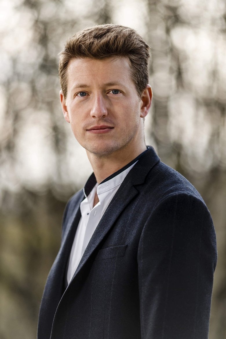 Portrait of Duncan Ward