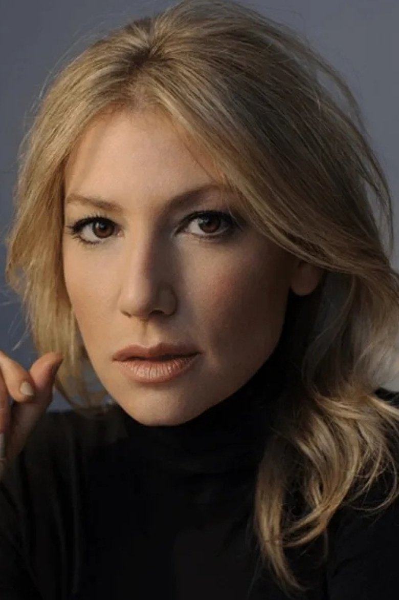 Portrait of Ari Graynor