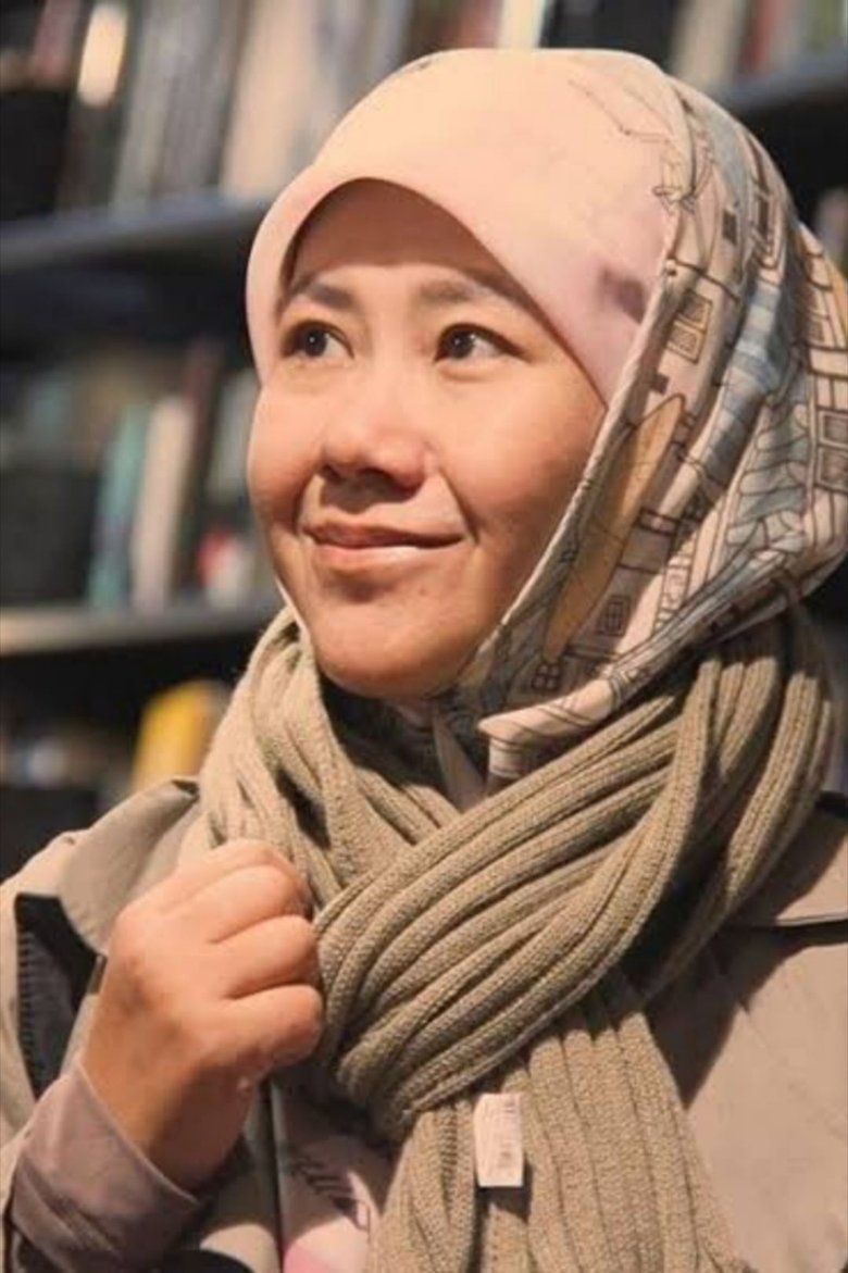 Portrait of Asma Nadia