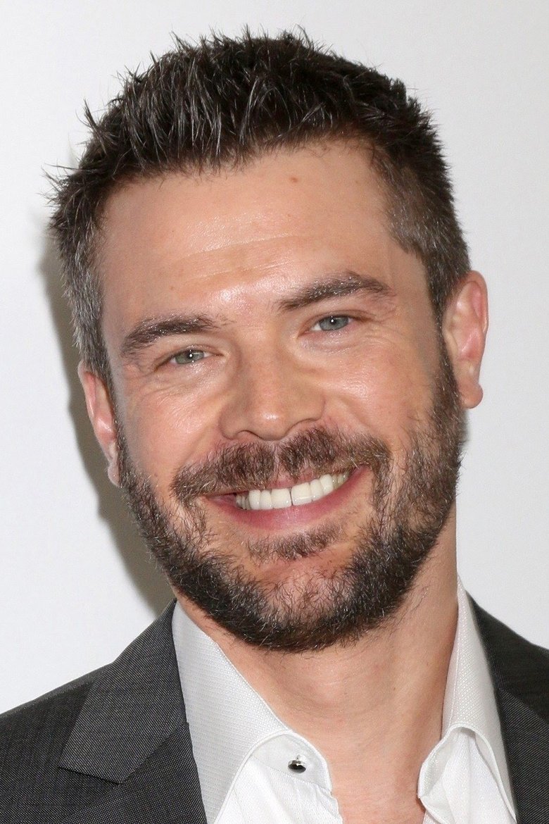 Portrait of Charlie Weber