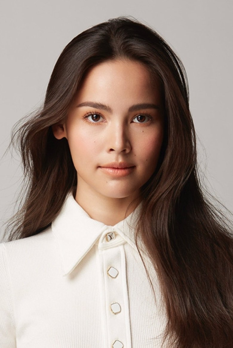 Portrait of Urassaya Sperbund