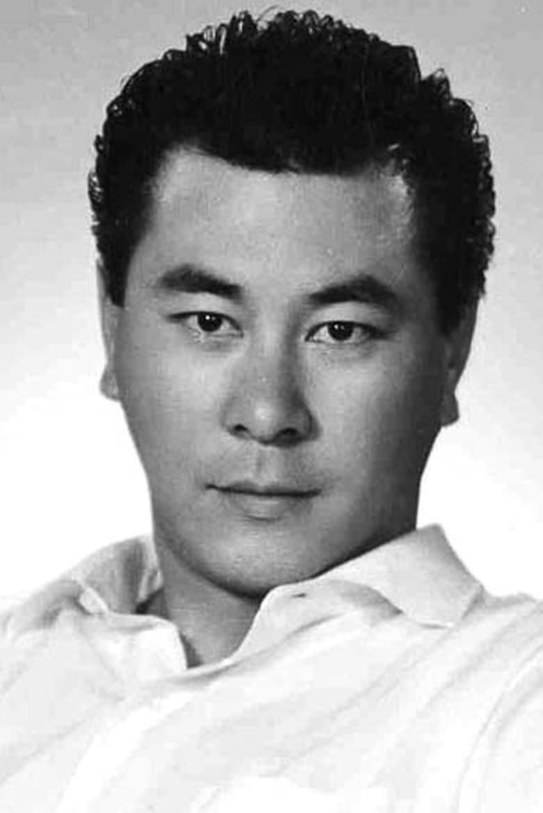 Portrait of Roy Chiao