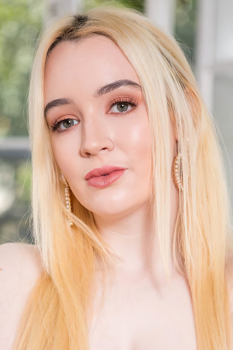 Portrait of Lana Harding