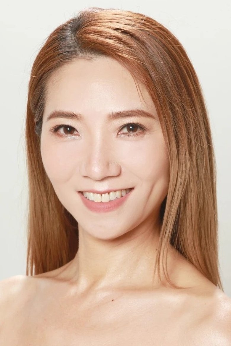 Portrait of Stephanie Che Yuen-Yuen