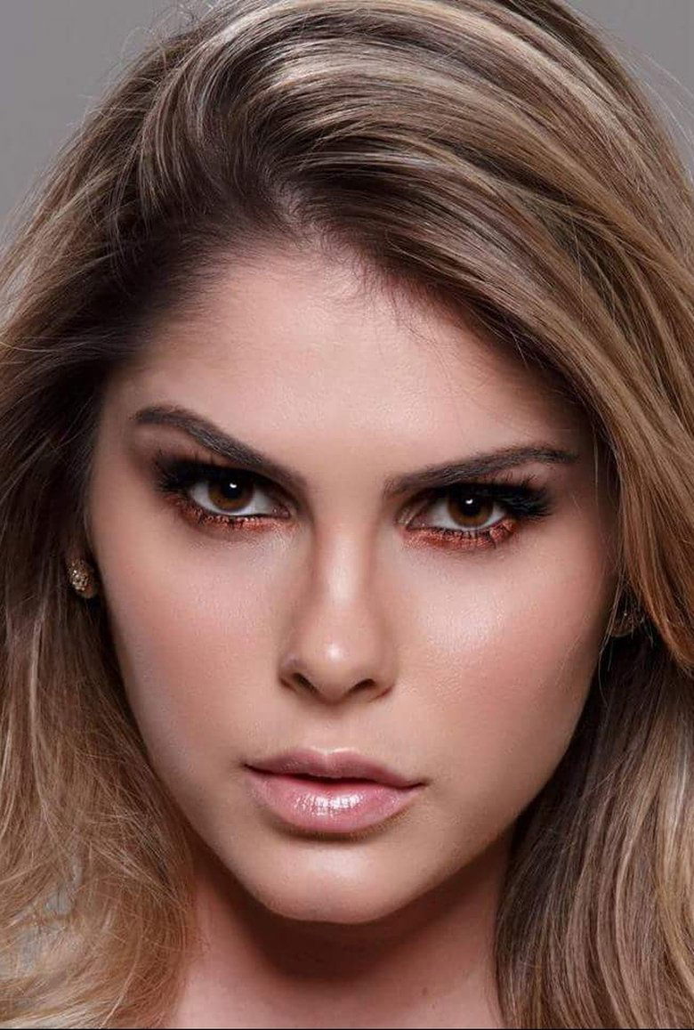 Portrait of Bárbara Evans