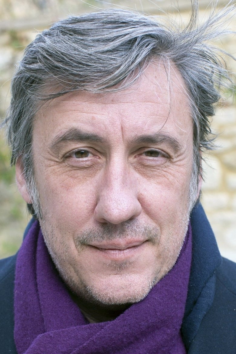 Portrait of Andrew Graham-Dixon