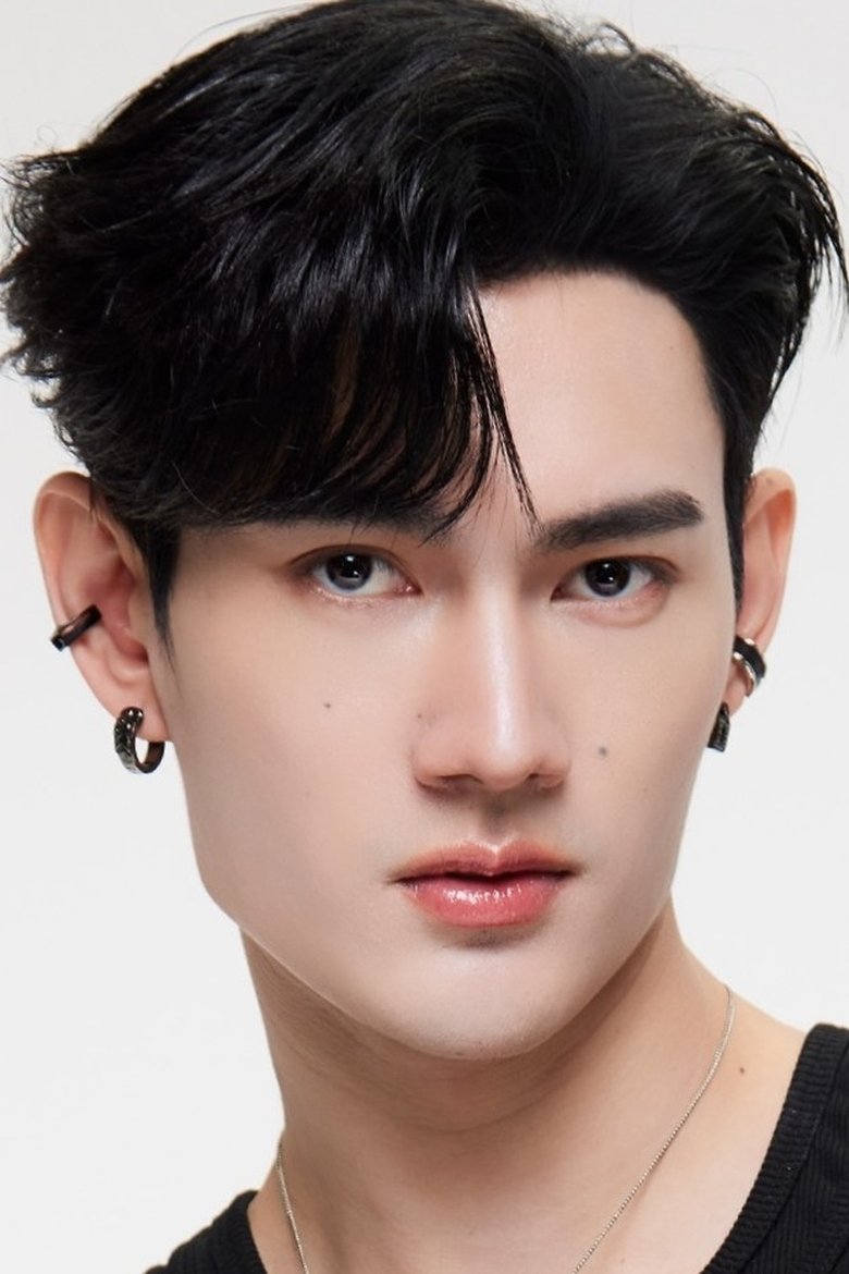 Portrait of Naret Promphaopun