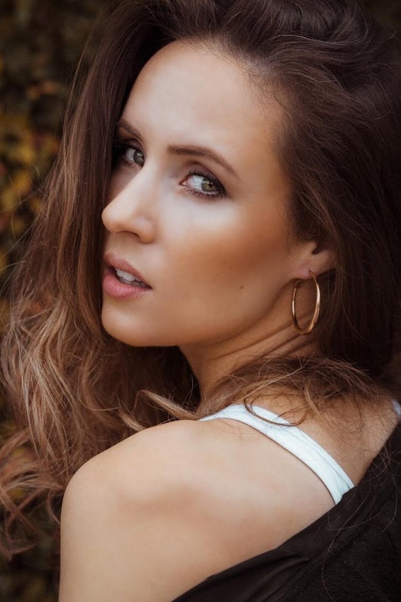 Portrait of Heather Murat