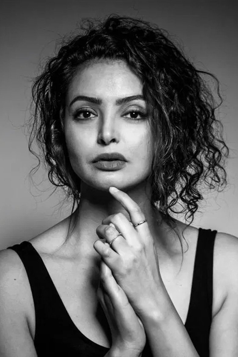Portrait of Amira Derouiche