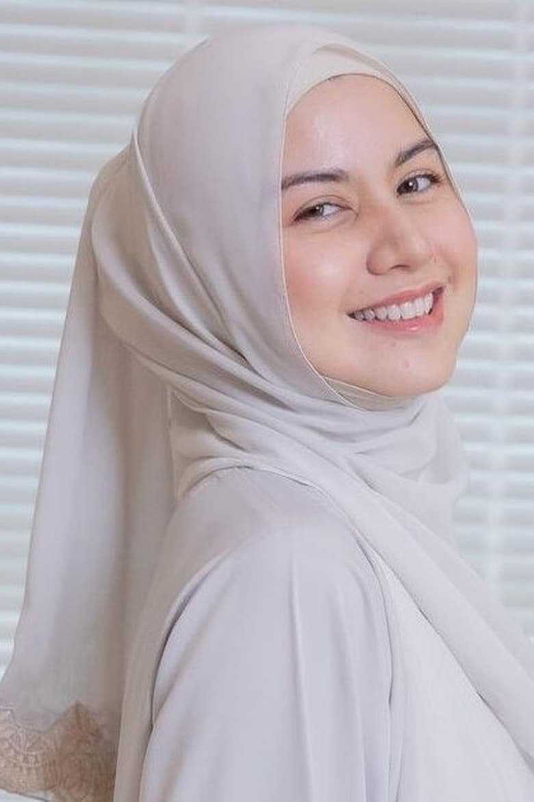 Portrait of Lisa Surihani