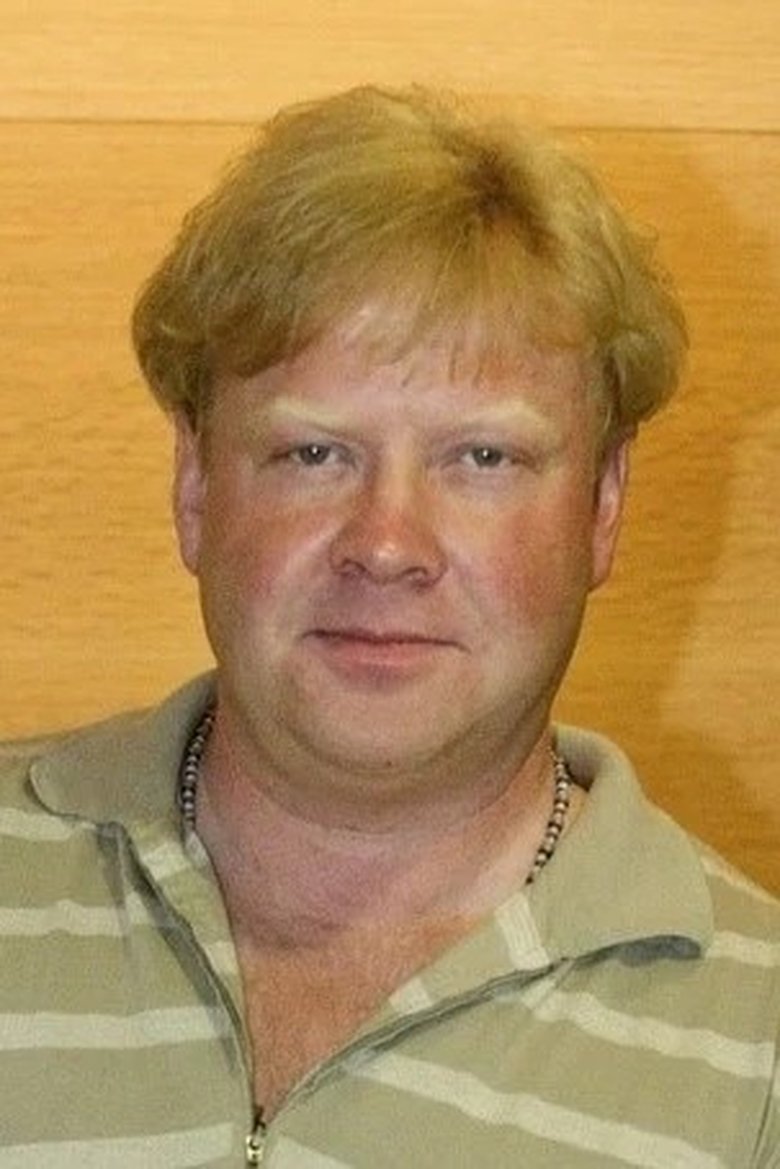 Portrait of Dan Karlsson