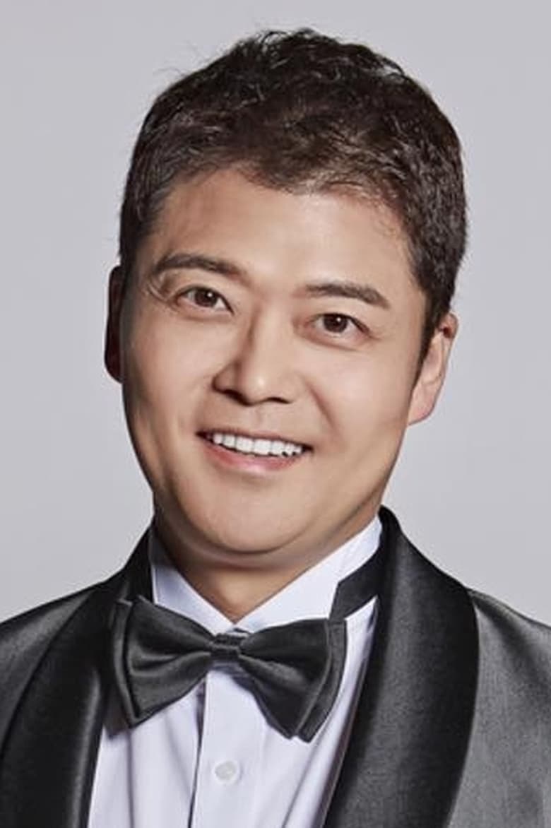 Portrait of Jeon Hyun-moo