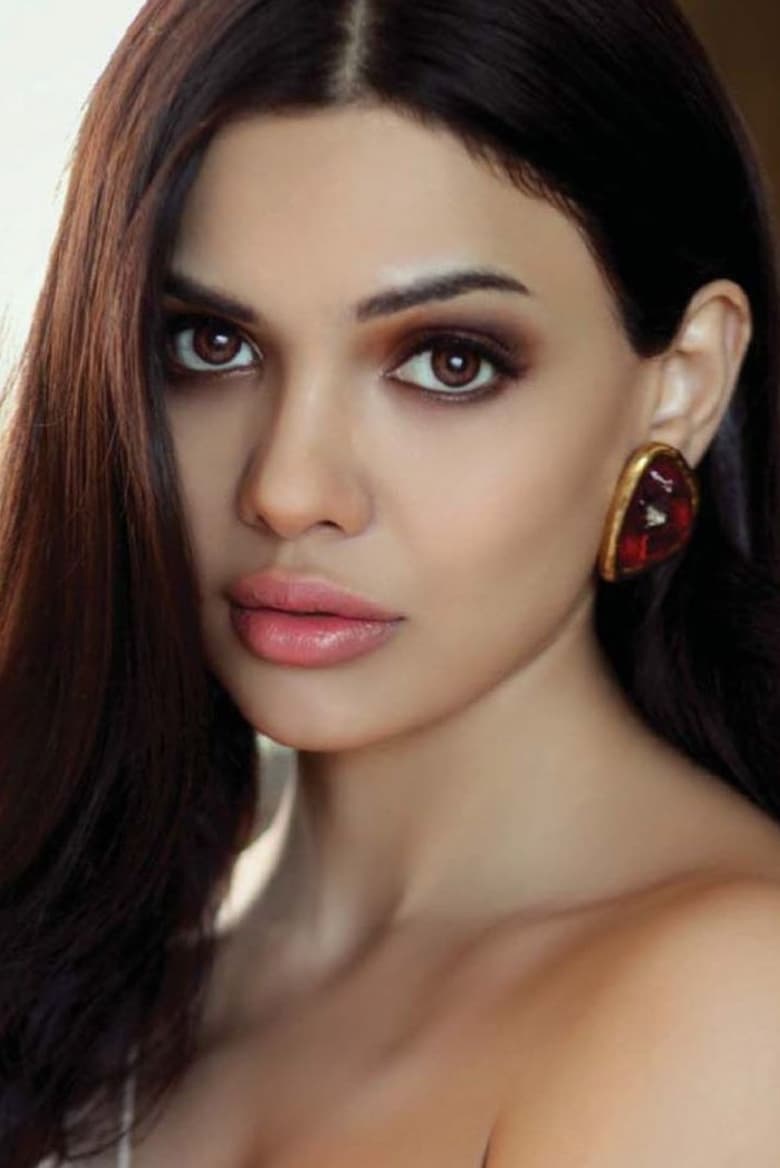 Portrait of Sara Loren