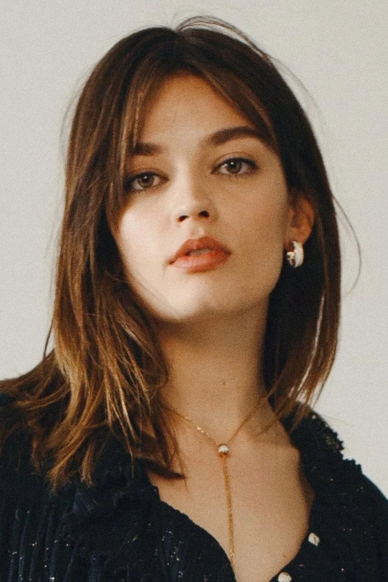 Portrait of Emma Mackey
