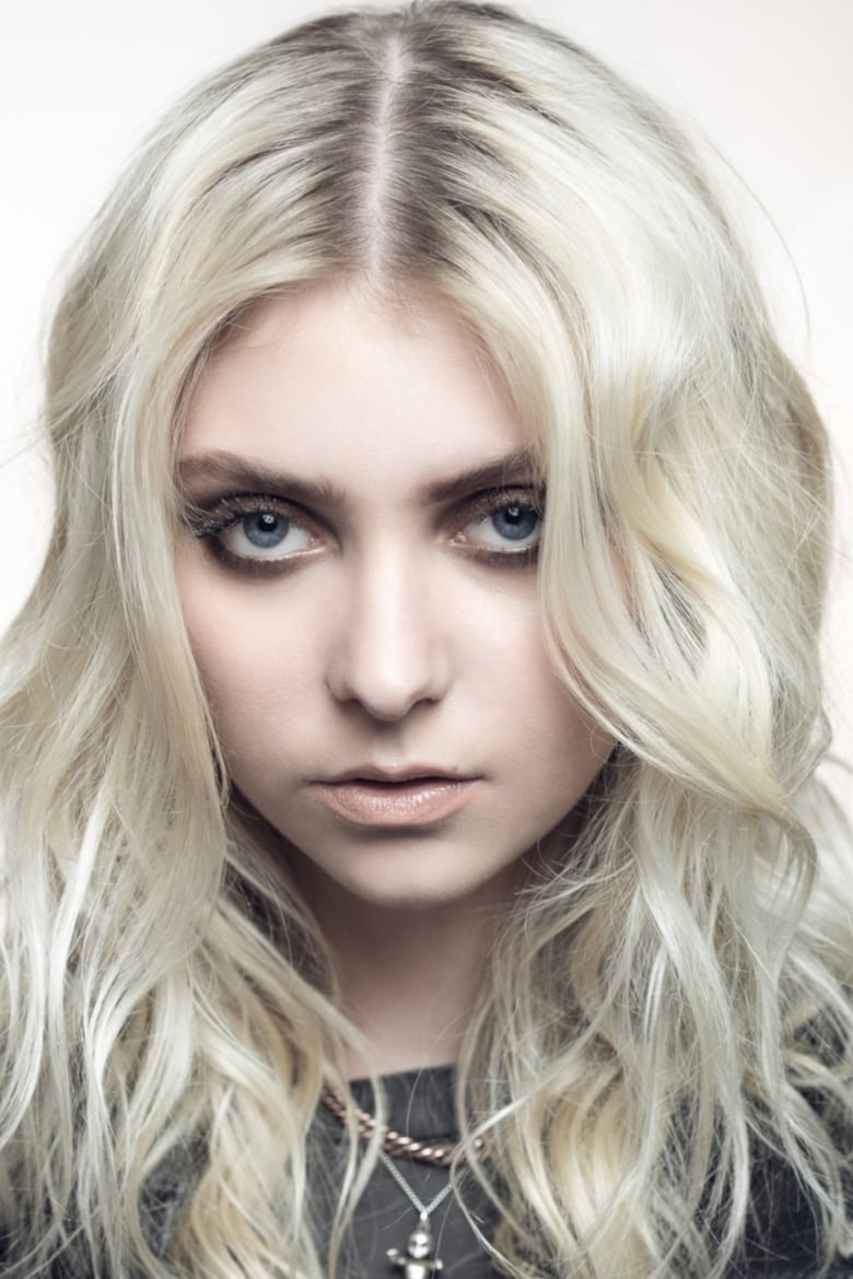 Portrait of Taylor Momsen