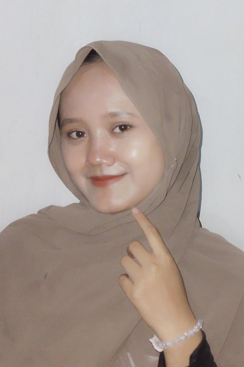 Portrait of Lina Ramdani