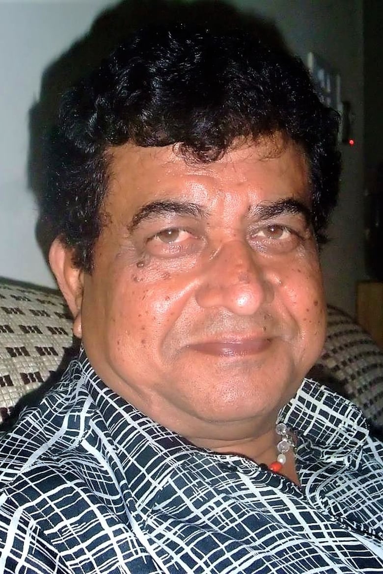 Portrait of Mandeep Roy