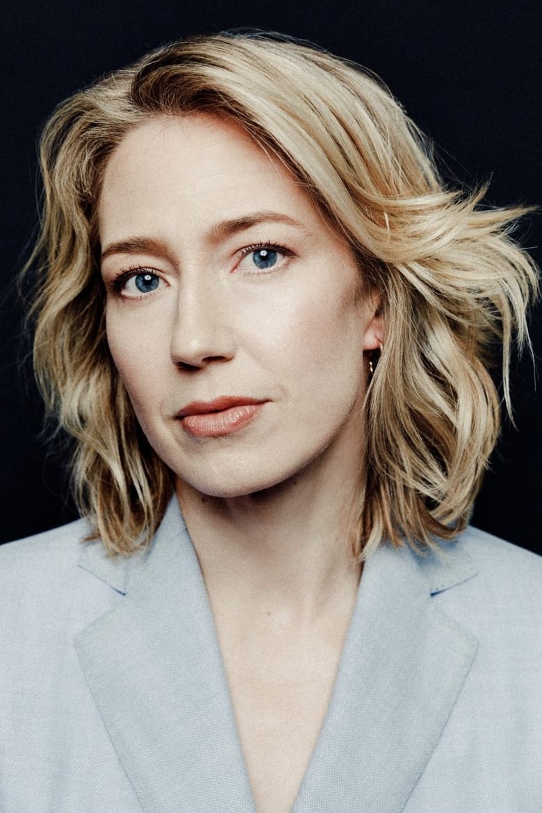 Portrait of Carrie Coon