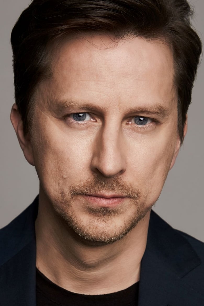 Portrait of Lee Ingleby