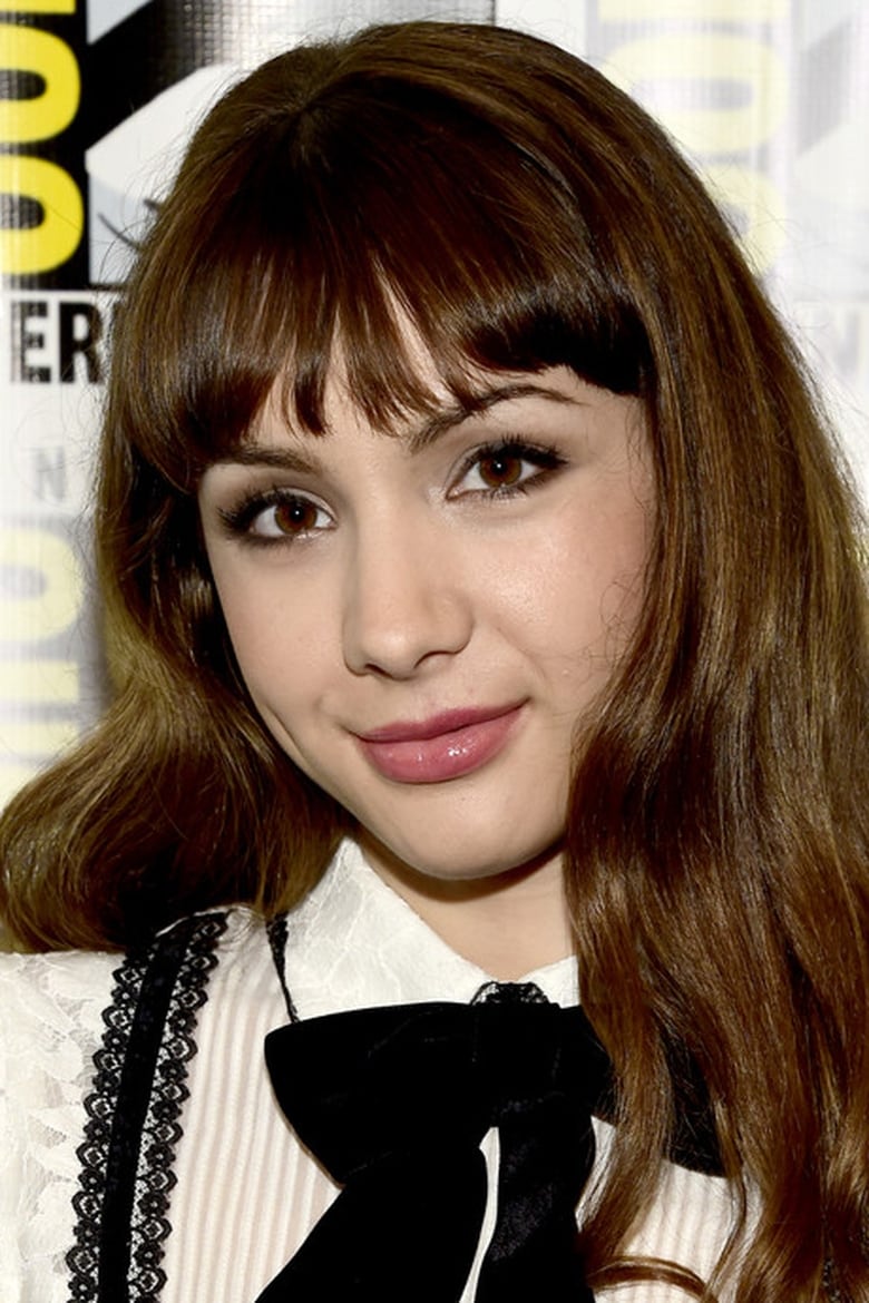 Portrait of Hannah Marks