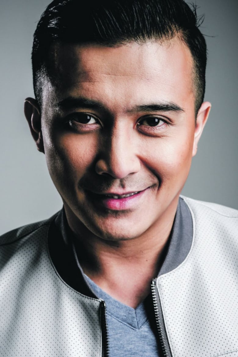 Portrait of Aaron Aziz