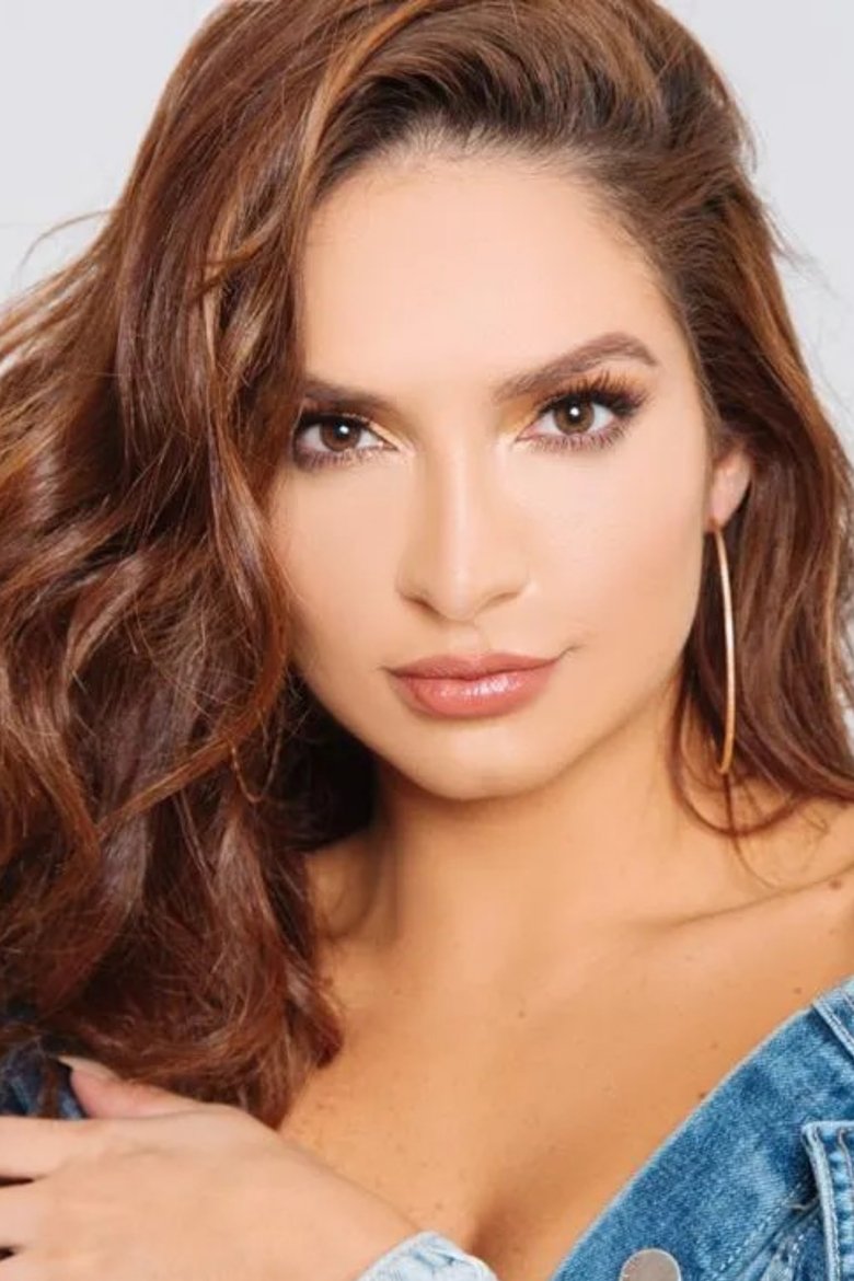 Portrait of Kimberly Reyes