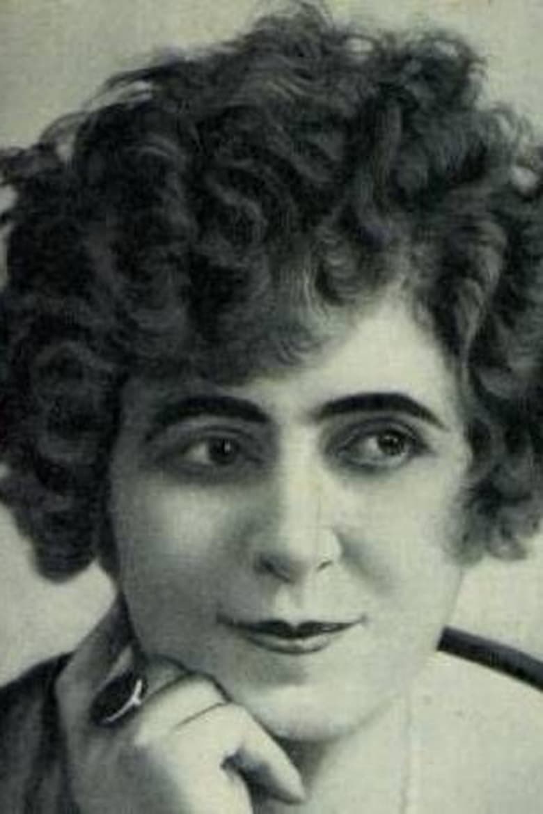 Portrait of Renée Carl