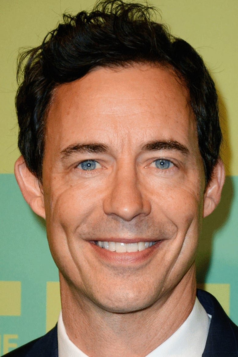 Portrait of Tom Cavanagh