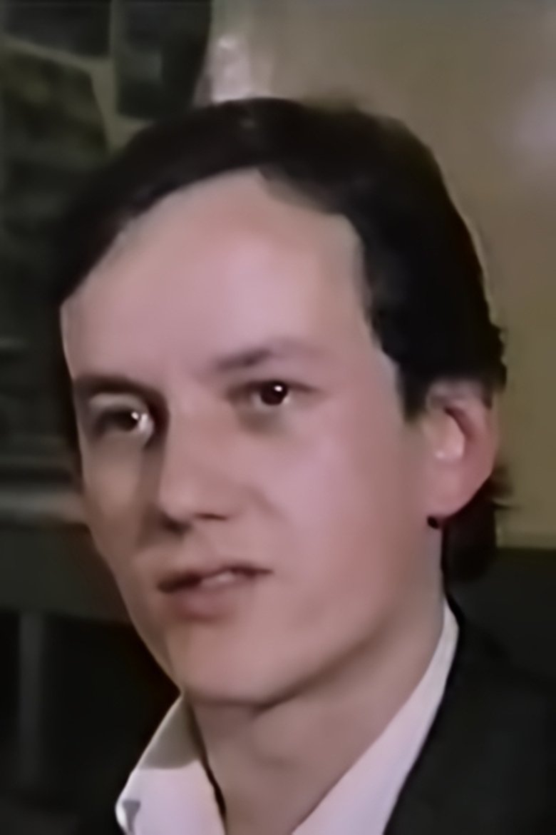 Portrait of Mike Andrews