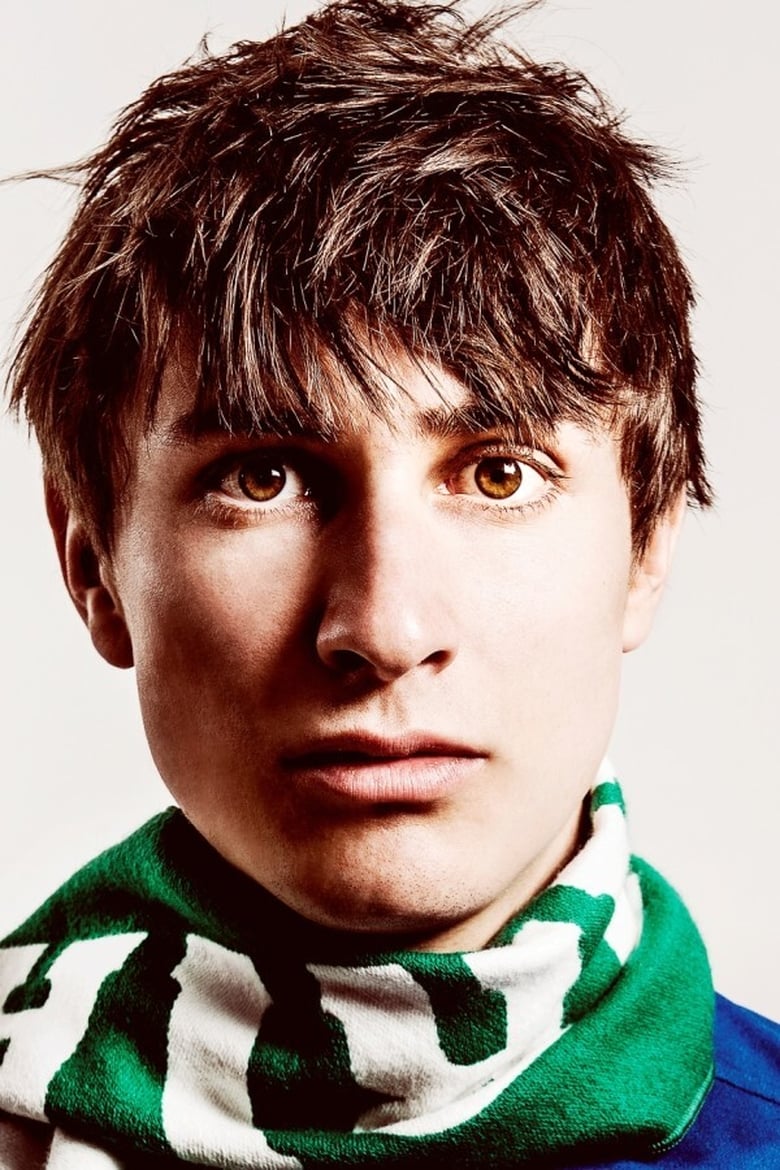 Portrait of Tom Rosenthal