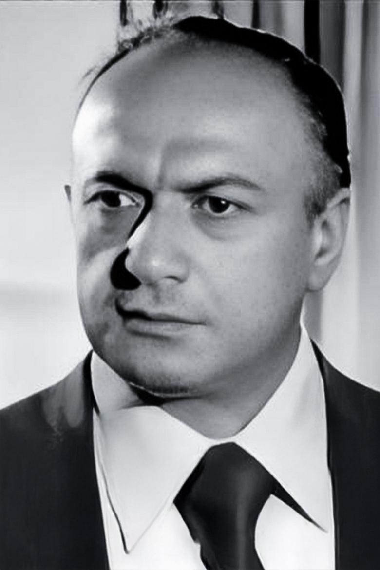 Portrait of Hadi Hün