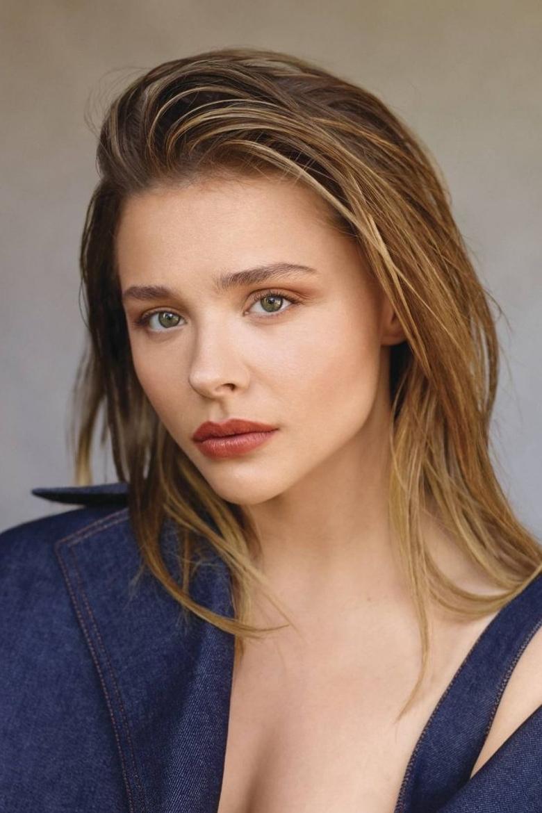 Portrait of Chloë Grace Moretz