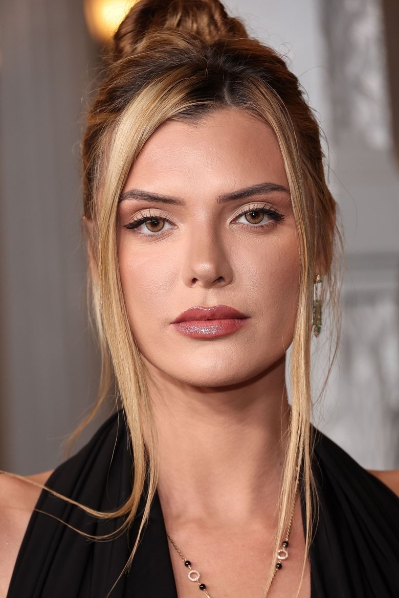 Portrait of Alissa Violet