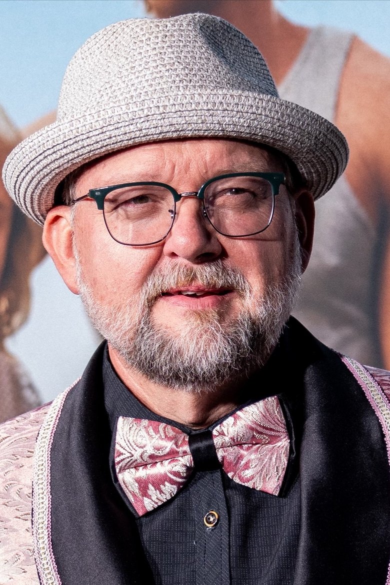 Portrait of Scott Innes