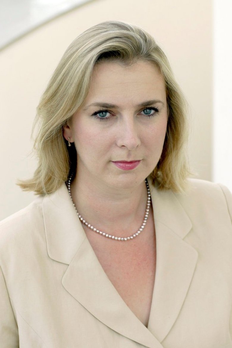 Portrait of Caroline Wyatt