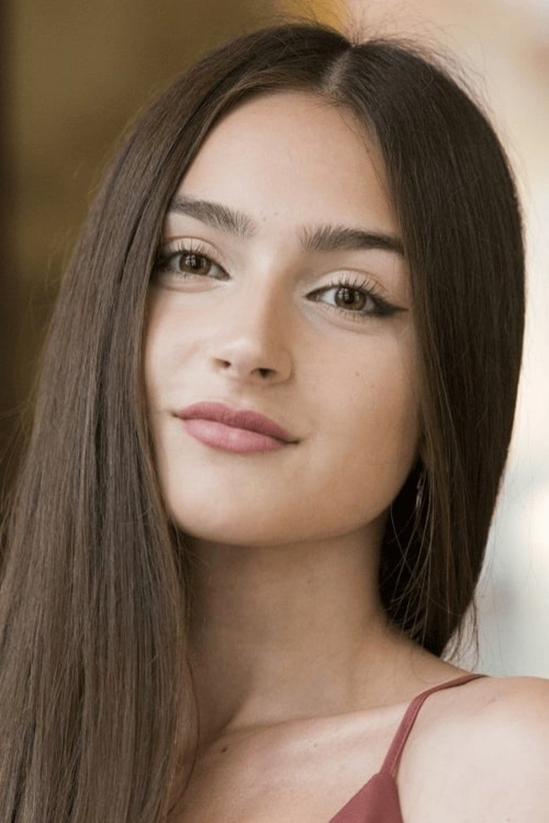 Portrait of Mia Giraud