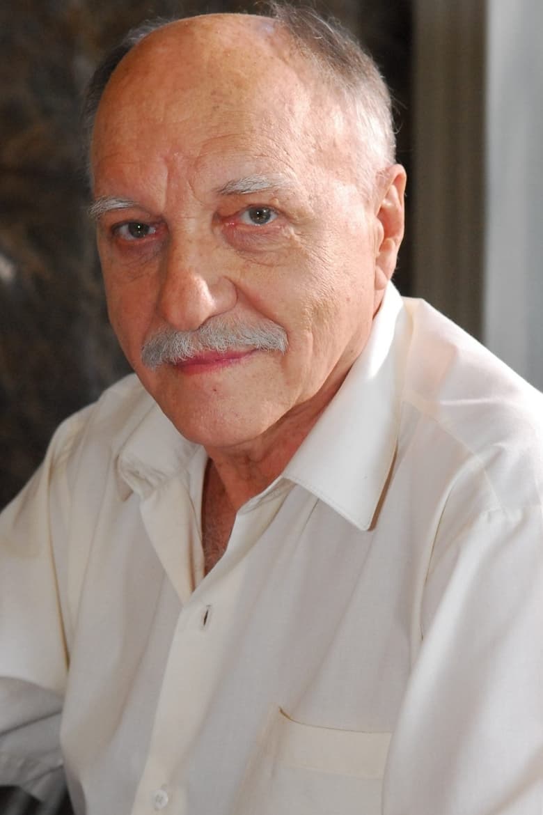 Portrait of Nildo Parente