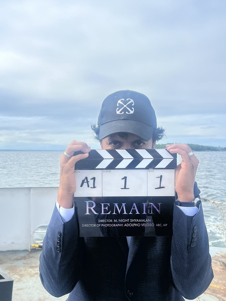 Poster of Remain
