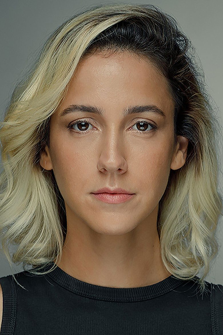 Portrait of Camila Márdila