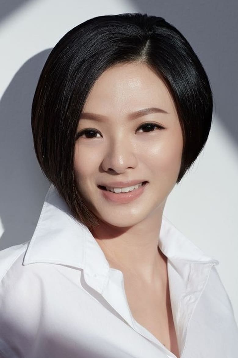 Portrait of Mindee Ong