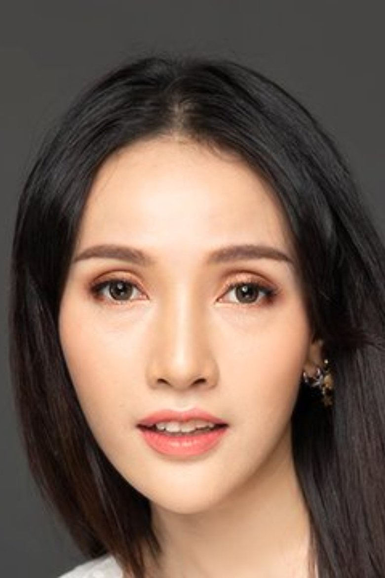 Portrait of Amornrat Charoenpornrungsakul
