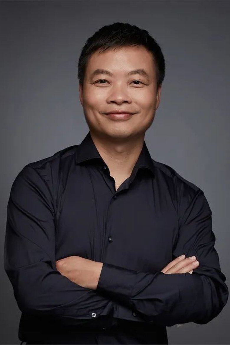Portrait of 何小鹏